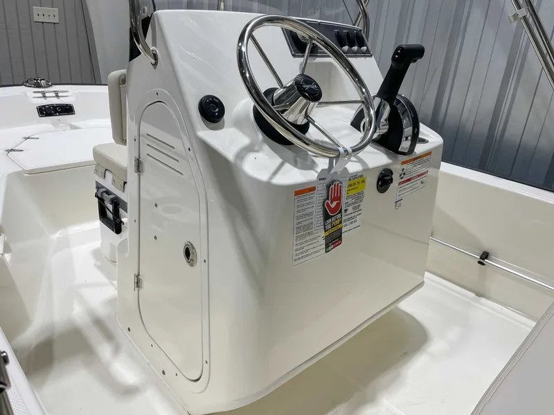 Slide: The Image of Boston Whaler 150 Montauk 2026 - 17