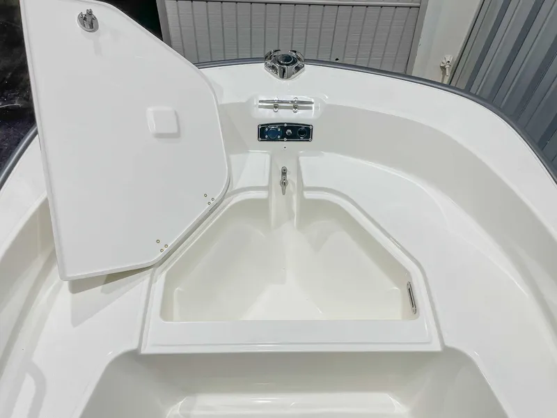 Slide: The Image of Boston Whaler 150 Montauk 2026 - 19