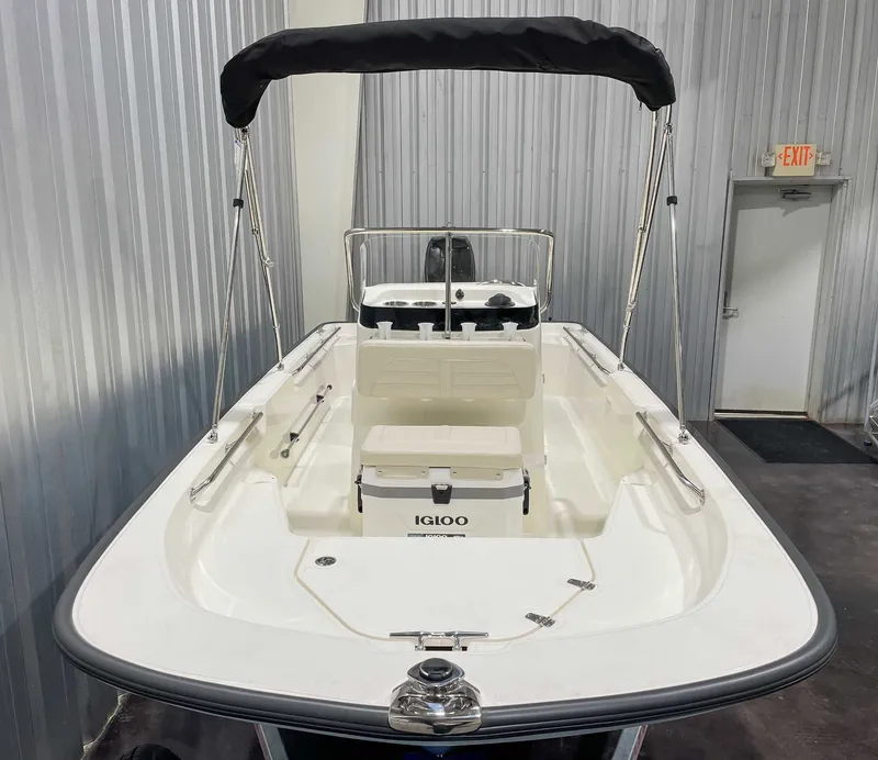 Slide: The Image of Boston Whaler 150 Montauk 2026 - 5