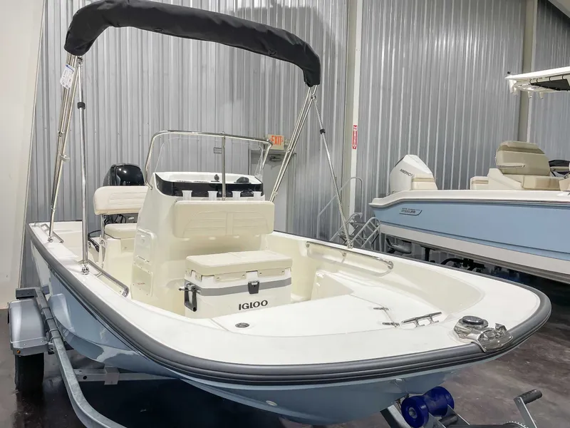 Slide: The Image of Boston Whaler 150 Montauk 2026 - 6