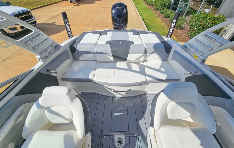 Slide: The Image of Chaparral 21 SSi OB 2025 - 10