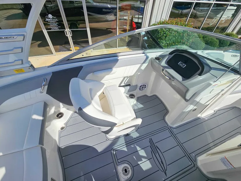 Slide: The Image of Chaparral 21 SSi OB 2025 - 11