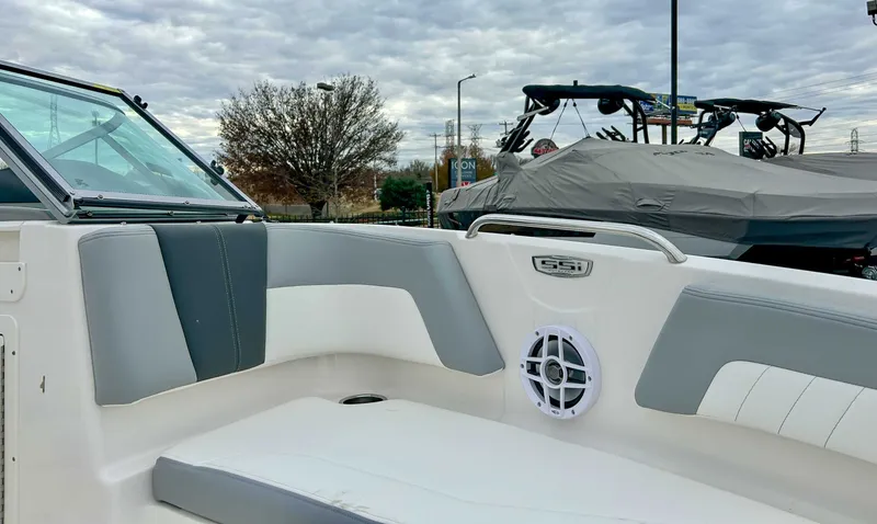 Slide: The Image of Chaparral 21 SSi OB 2025 - 7