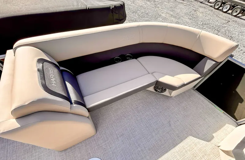 Slide: The Image of Harris Cruiser 230 SL 2025 - 12