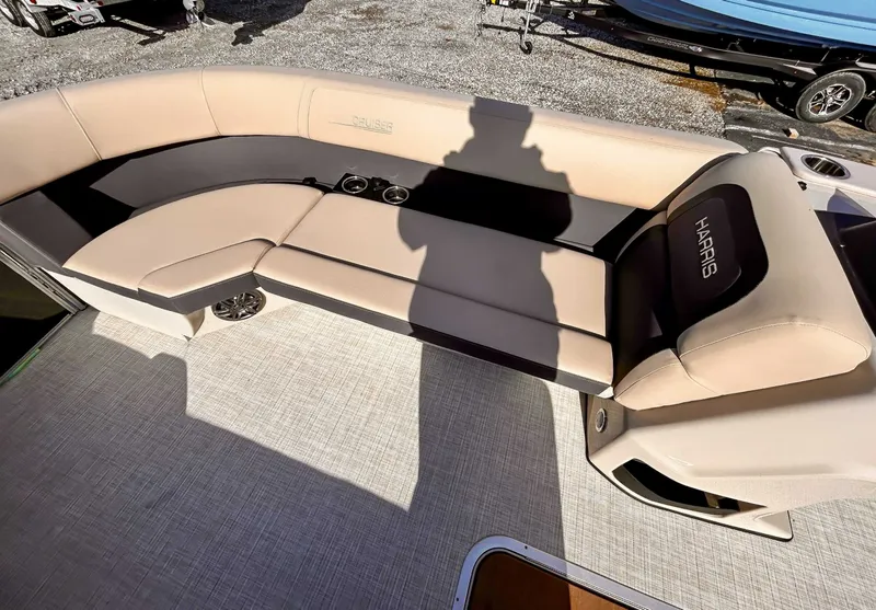 Slide: The Image of Harris Cruiser 230 SL 2025 - 13