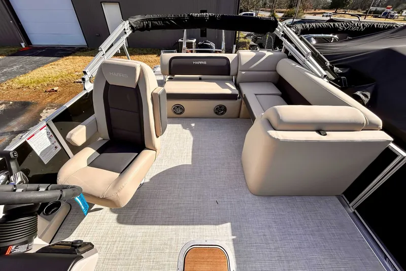 Slide: The Image of Harris Cruiser 230 SL 2025 - 15