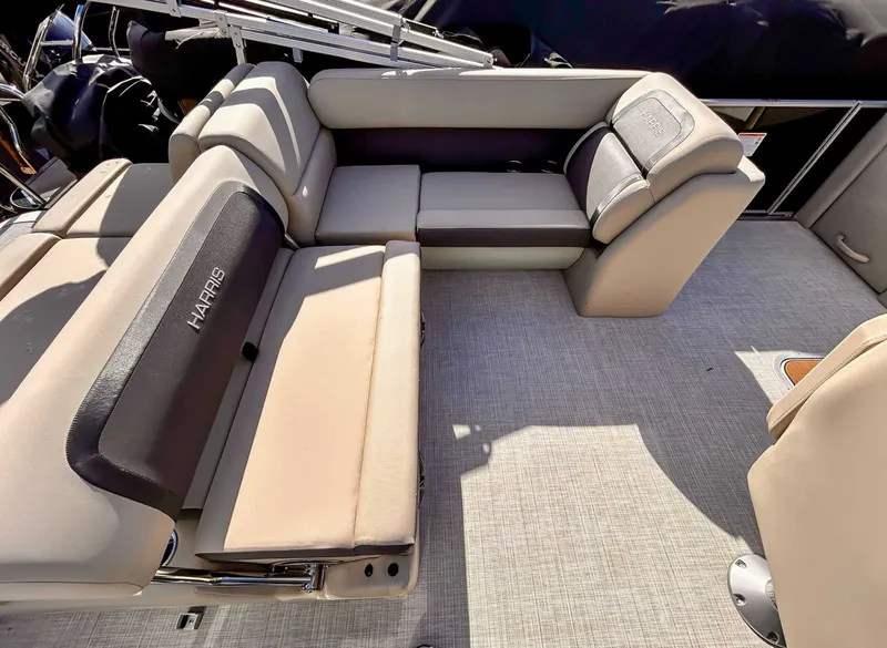 Slide: The Image of Harris Cruiser 230 SL 2025 - 8