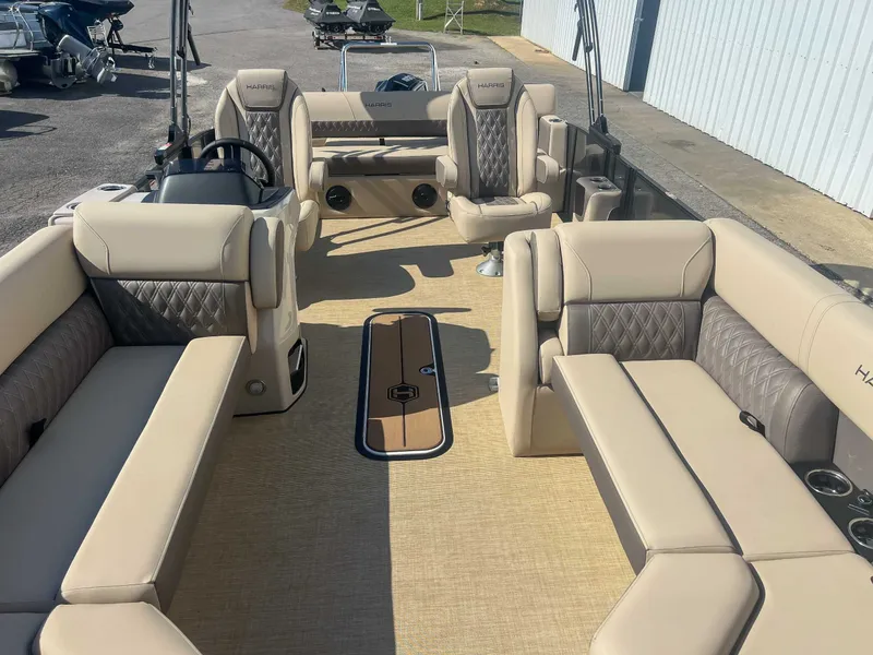 Slide: The Image of Harris Cruiser 230 SLDH 2026 - 15