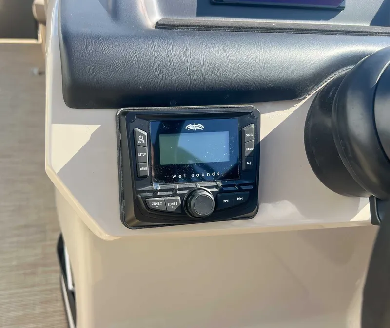 Slide: The Image of Harris Cruiser 230 SLDH 2026 - 19