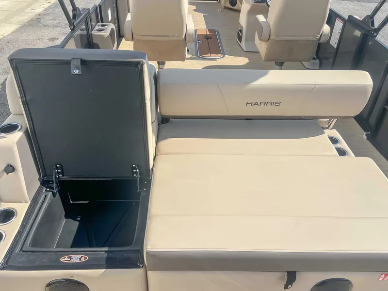 Slide: The Image of Harris Cruiser 230 SLDH 2026 - 22