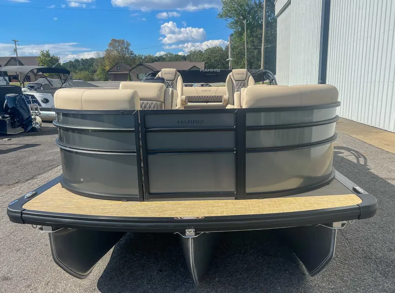 Slide: The Image of Harris Cruiser 230 SLDH 2026 - 4