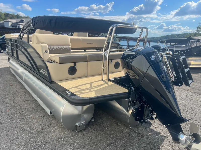 Slide: The Image of Harris Cruiser 230 SLDH 2026 - 7