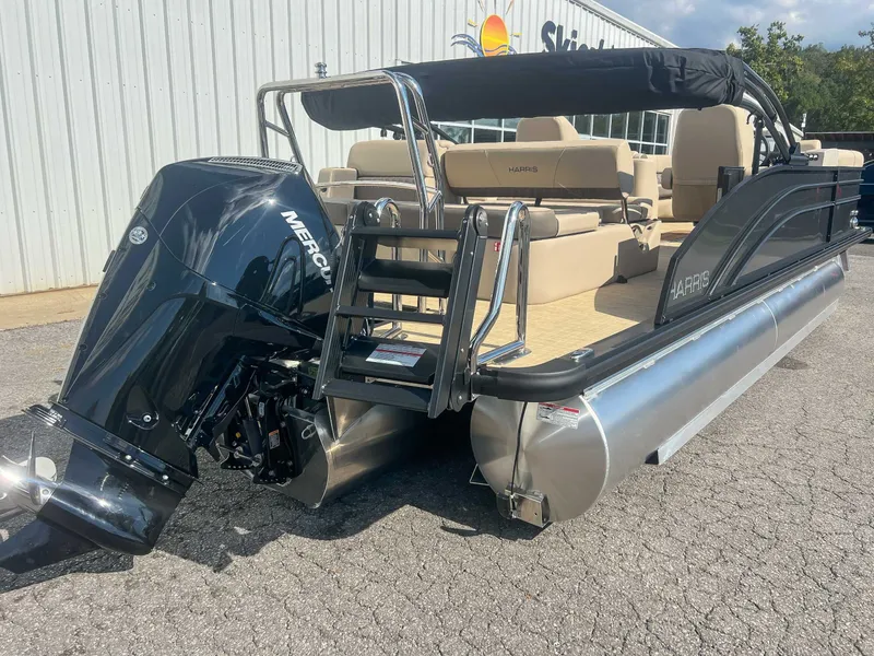 Slide: The Image of Harris Cruiser 230 SLDH 2026 - 8