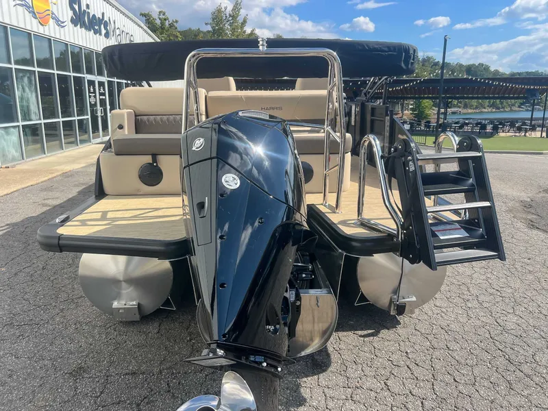 Slide: The Image of Harris Cruiser 230 SLDH 2026 - 9