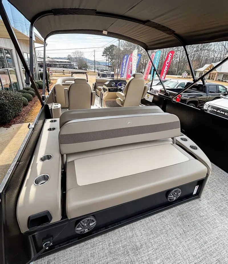 Slide: The Image of Premier 230 Sunsation RL (PTX 28) 2025 - 10