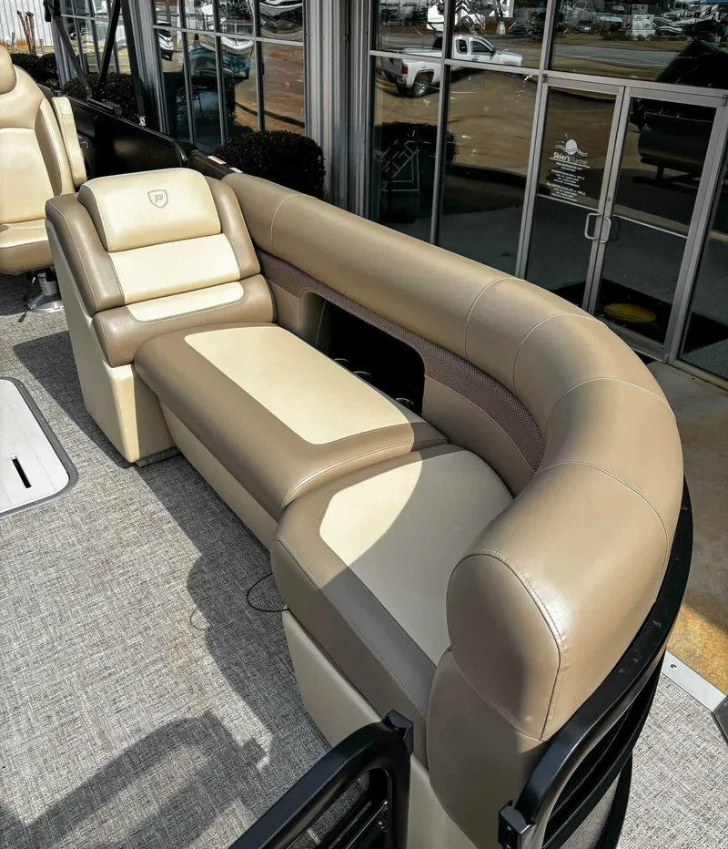 Slide: The Image of Premier 230 Sunsation RL (PTX 28) 2025 - 13