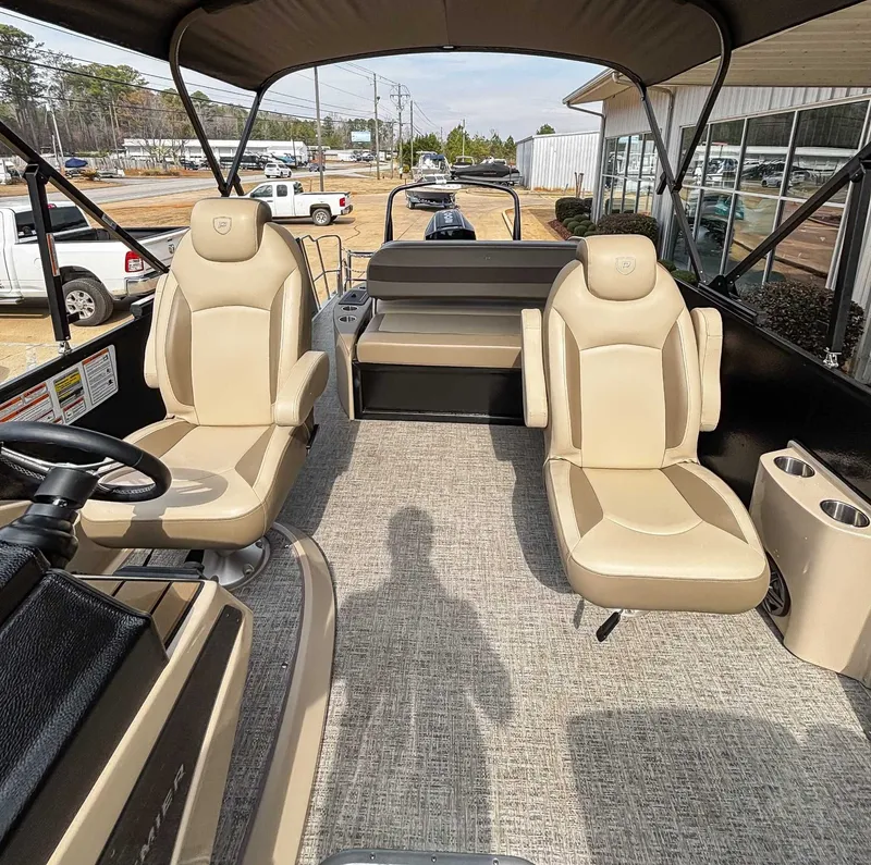 Slide: The Image of Premier 230 Sunsation RL (PTX 28) 2025 - 15