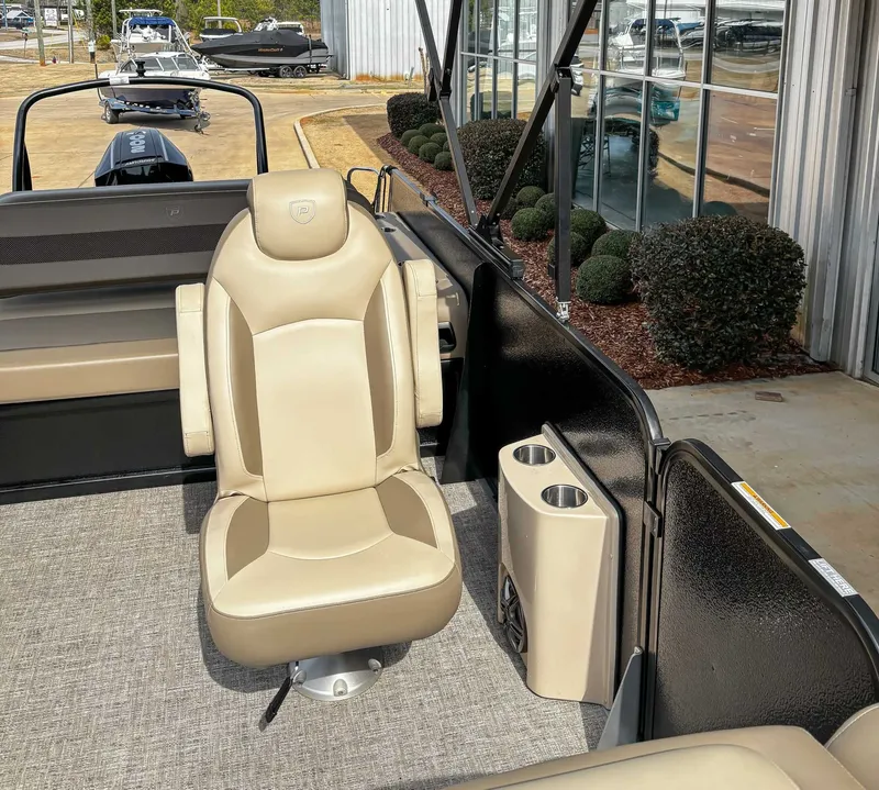 Slide: The Image of Premier 230 Sunsation RL (PTX 28) 2025 - 16