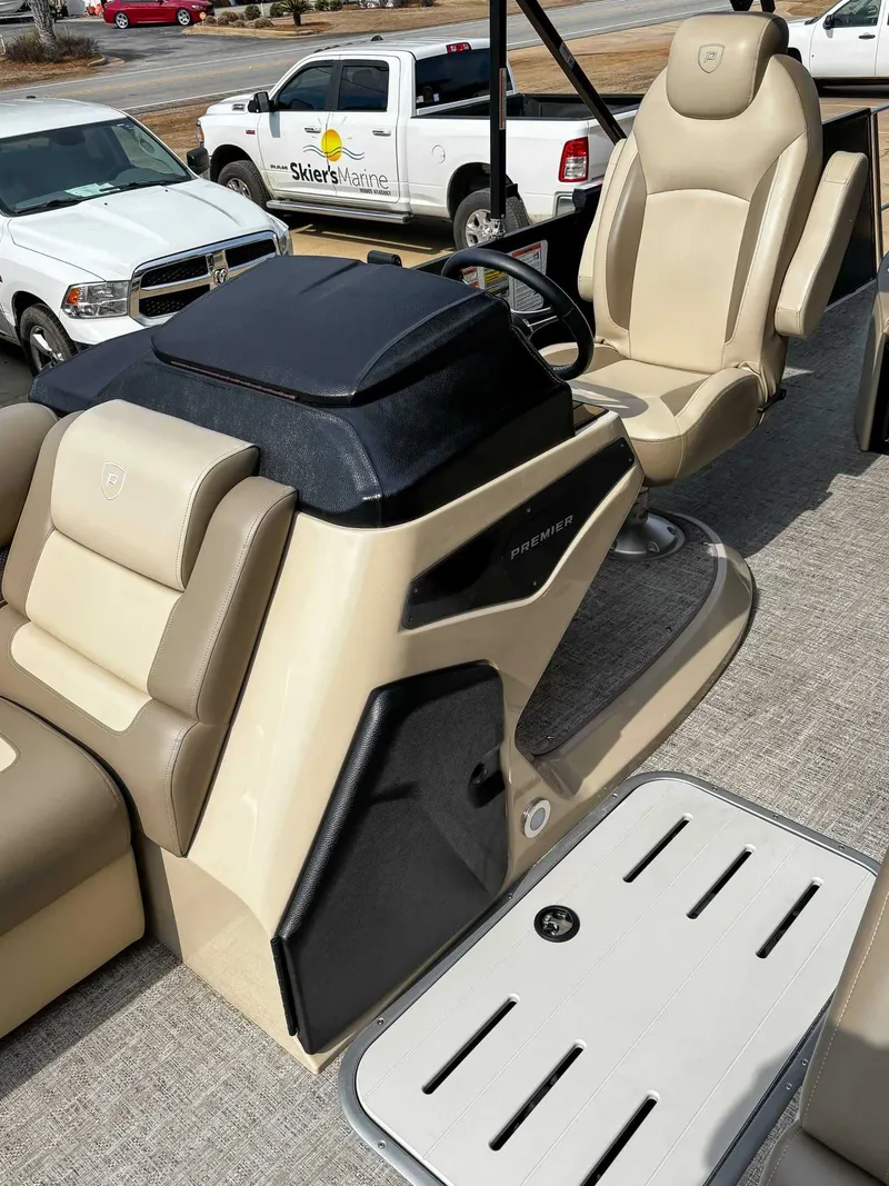 Slide: The Image of Premier 230 Sunsation RL (PTX 28) 2025 - 17