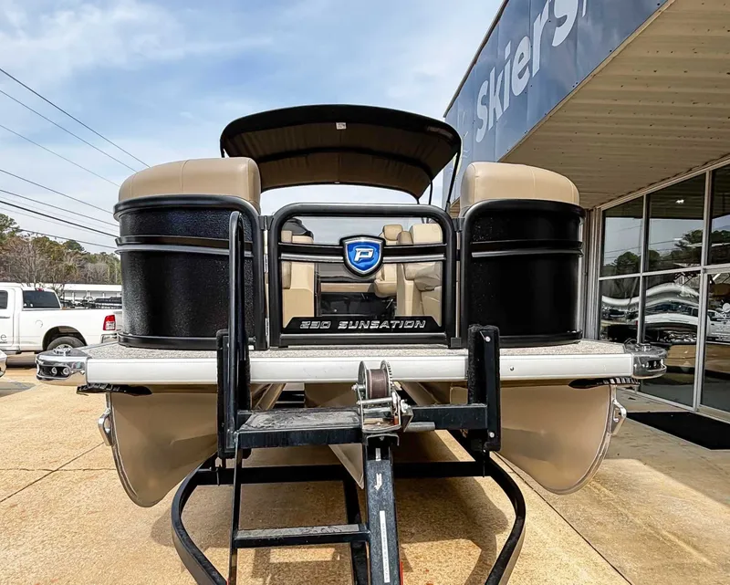 Slide: The Image of Premier 230 Sunsation RL (PTX 28) 2025 - 4