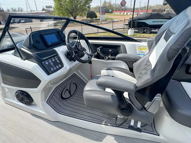 Slide: The Image of Veranda V-ONE 2023 - 15