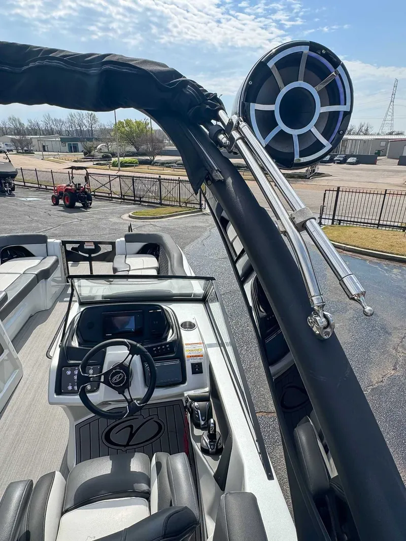 Slide: The Image of Veranda V-ONE 2023 - 16