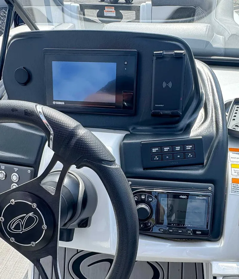 Slide: The Image of Veranda V-ONE 2023 - 18