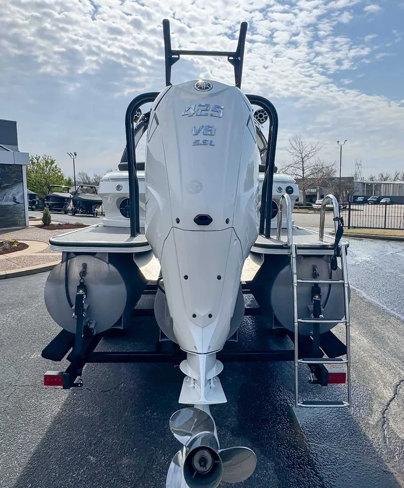 Slide: The Image of Veranda V-ONE 2023 - 7