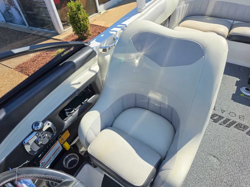 Slide: The Image of Malibu Wakesetter 24 MXZ 2013 - 13