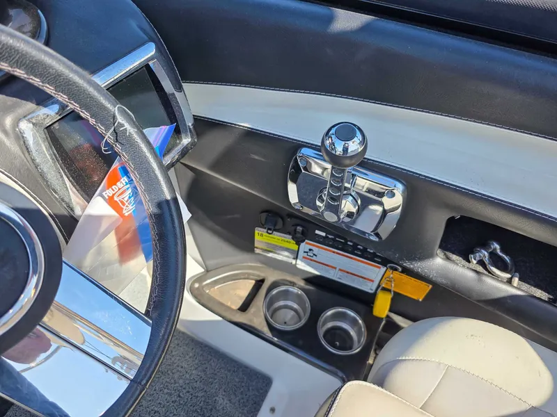 Slide: The Image of Malibu Wakesetter 24 MXZ 2013 - 16