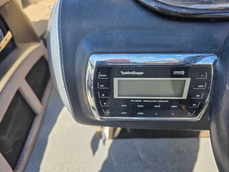 Slide: The Image of Malibu Wakesetter 24 MXZ 2013 - 17