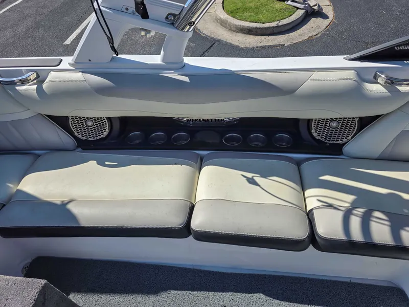 Slide: The Image of Malibu Wakesetter 24 MXZ 2013 - 21