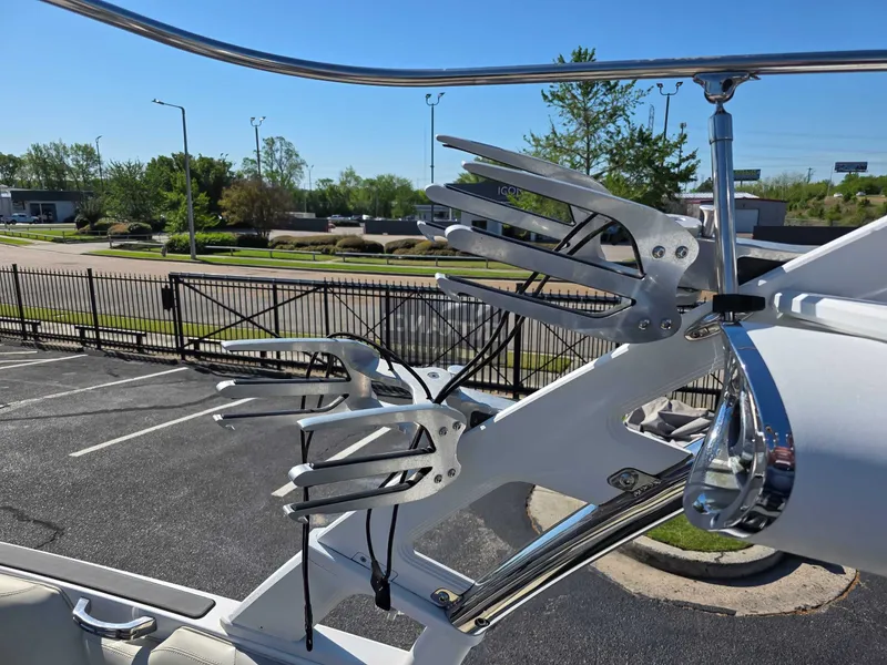 Slide: The Image of Malibu Wakesetter 24 MXZ 2013 - 22