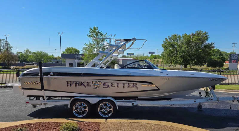 Slide: The Image of Malibu Wakesetter 24 MXZ 2013 - 5