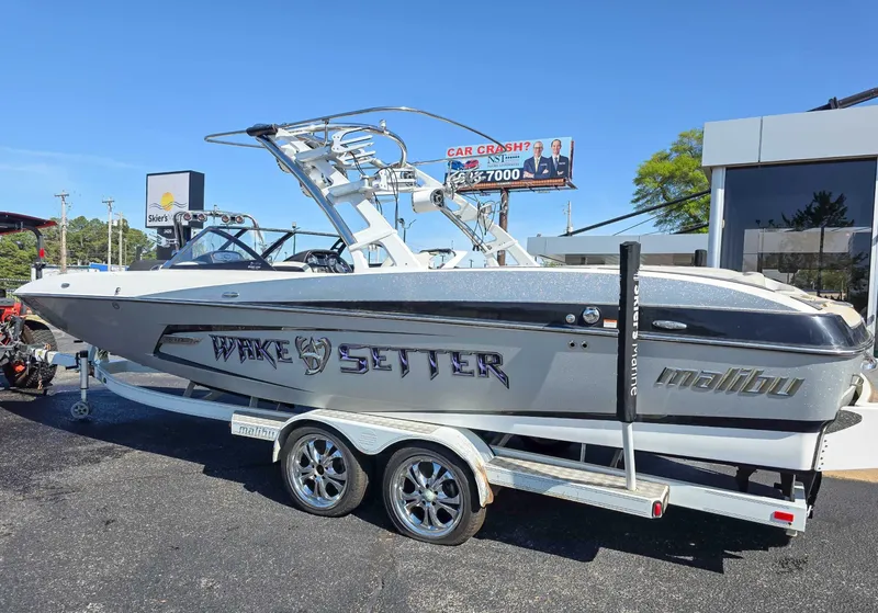 Slide: The Image of Malibu Wakesetter 24 MXZ 2013 - 7