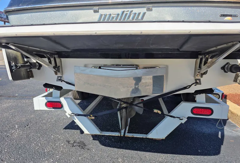 Slide: The Image of Malibu Wakesetter 24 MXZ 2013 - 9