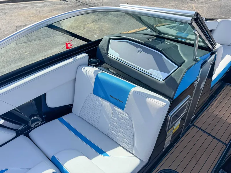 Slide: The Image of MasterCraft X24 2019 - 14