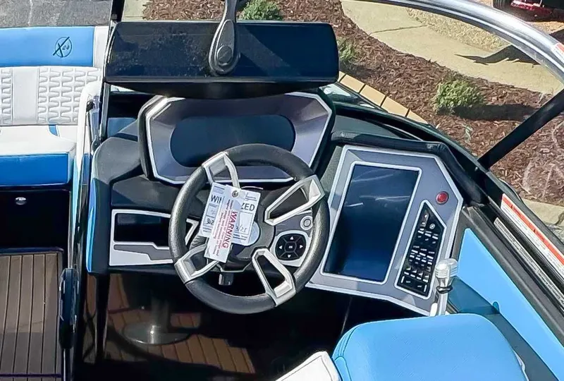 Slide: The Image of MasterCraft X24 2019 - 15