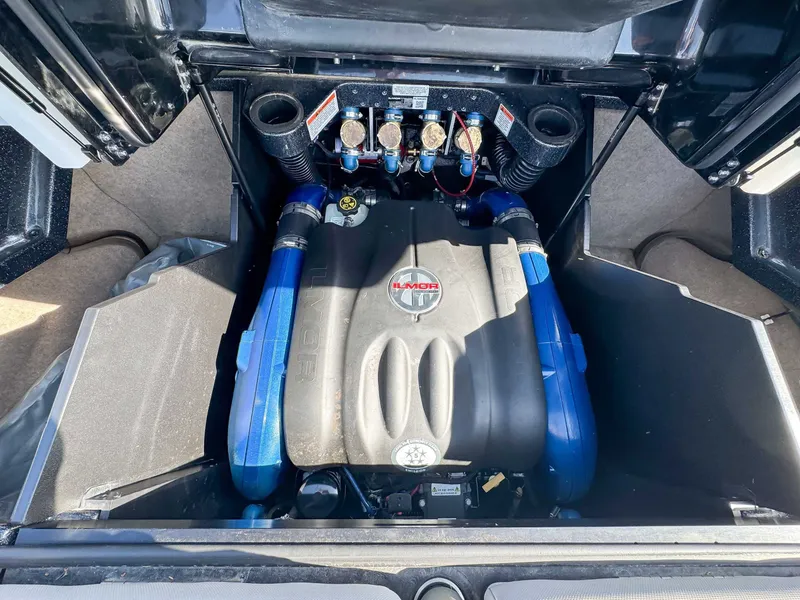 Slide: The Image of MasterCraft X24 2019 - 19