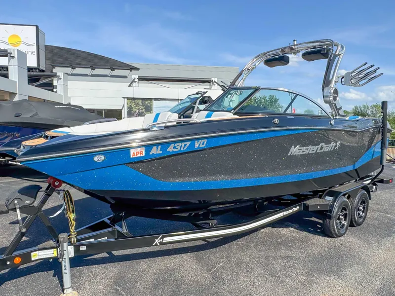 Slide: The Image of MasterCraft X24 2019 - 3
