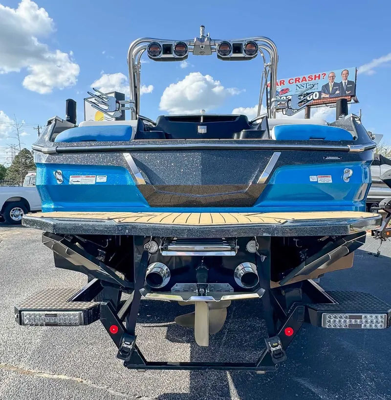 Slide: The Image of MasterCraft X24 2019 - 7