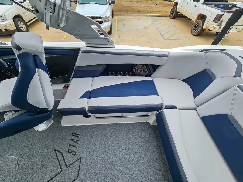 Slide: The Image of MasterCraft XStar 2021 - 14