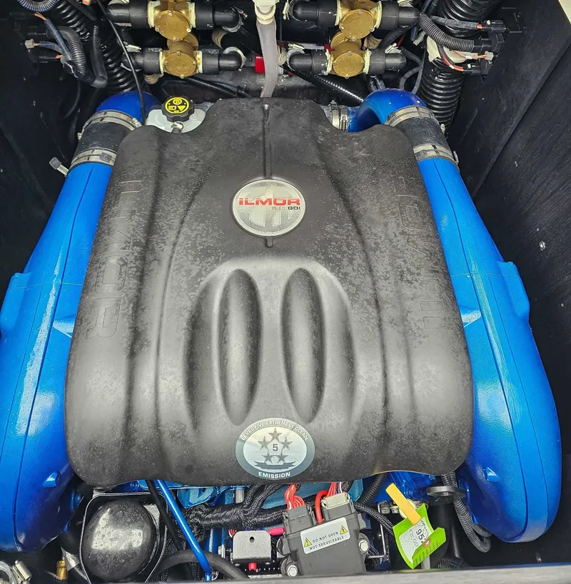 Slide: The Image of MasterCraft XStar 2021 - 16