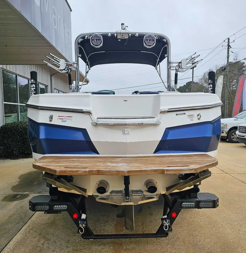 Slide: The Image of MasterCraft XStar 2021 - 8