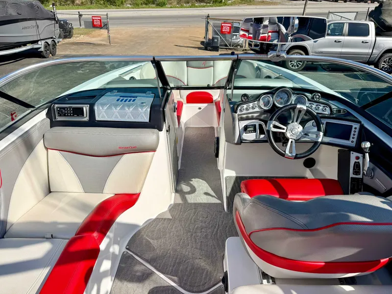 Slide: The Image of MasterCraft X46 2016 - 11