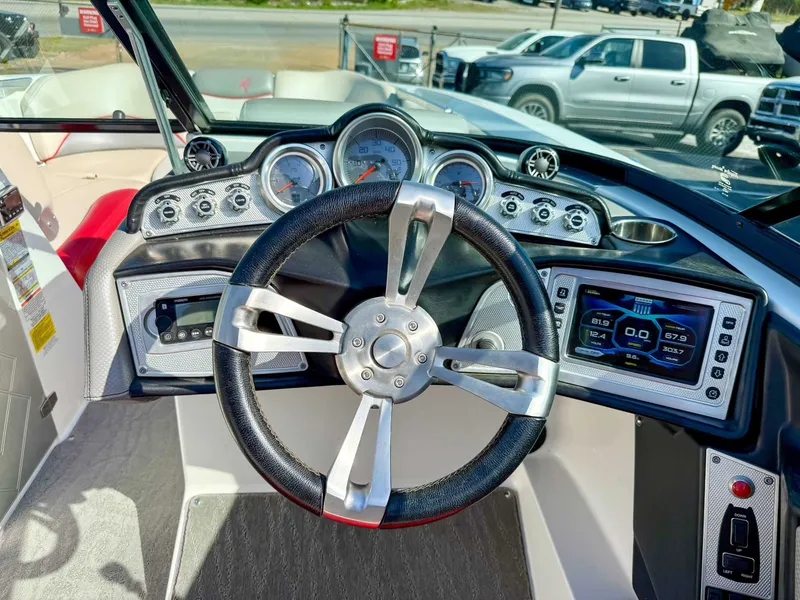 Slide: The Image of MasterCraft X46 2016 - 16