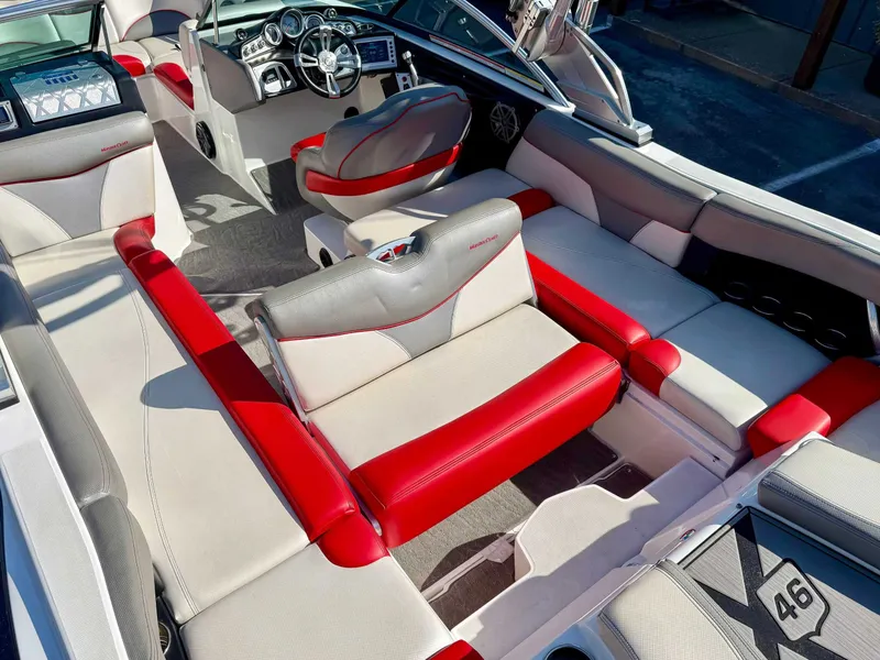 Slide: The Image of MasterCraft X46 2016 - 21