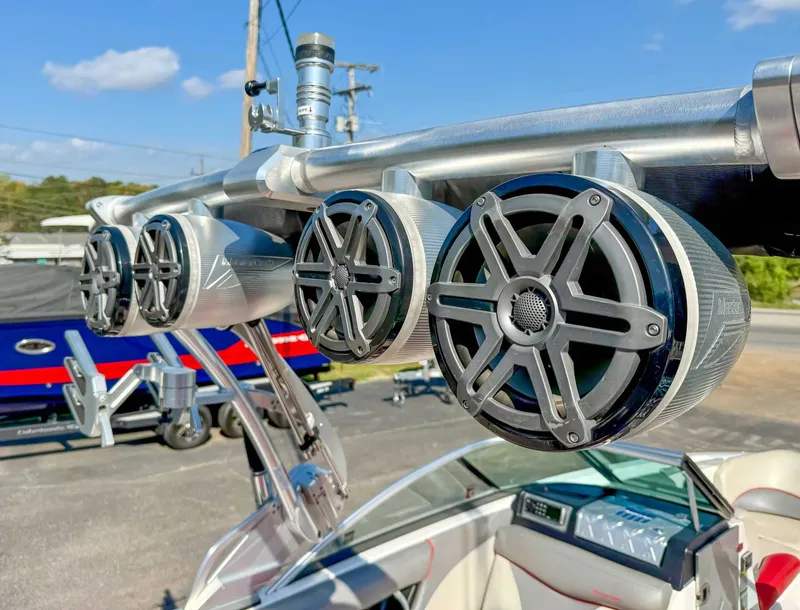 Slide: The Image of MasterCraft X46 2016 - 22