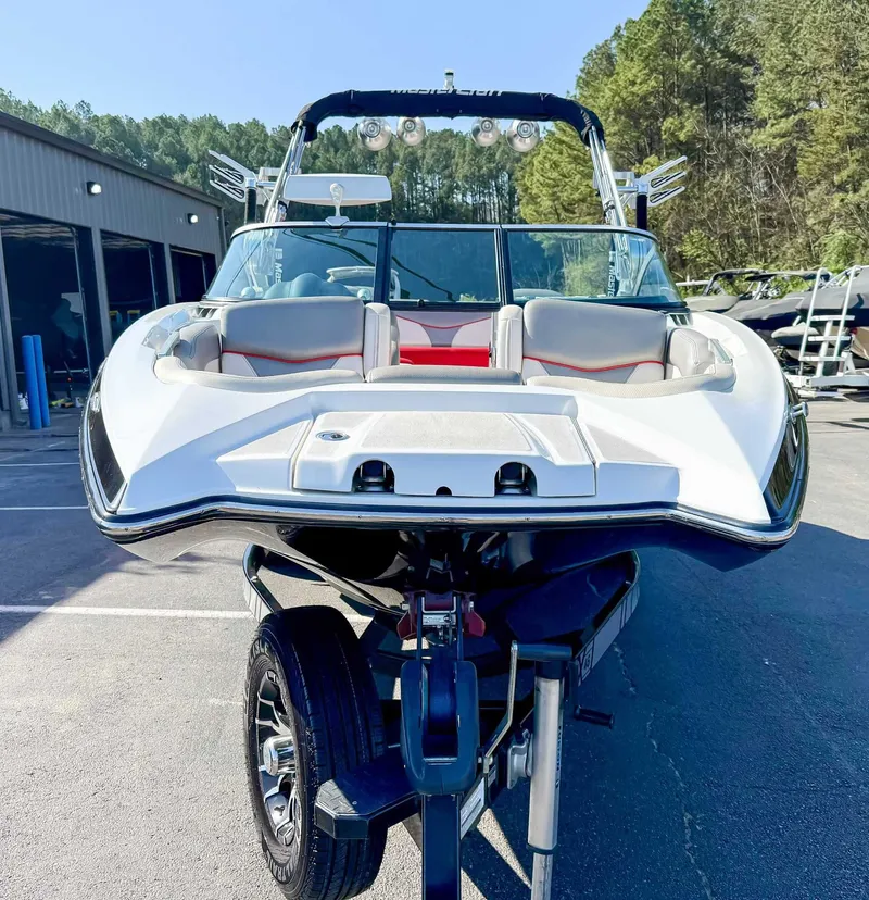 Slide: The Image of MasterCraft X46 2016 - 4