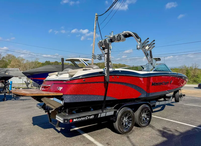 Slide: The Image of MasterCraft X46 2016 - 8